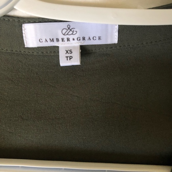 Olive green button down🫒 - Picture 3 of 3